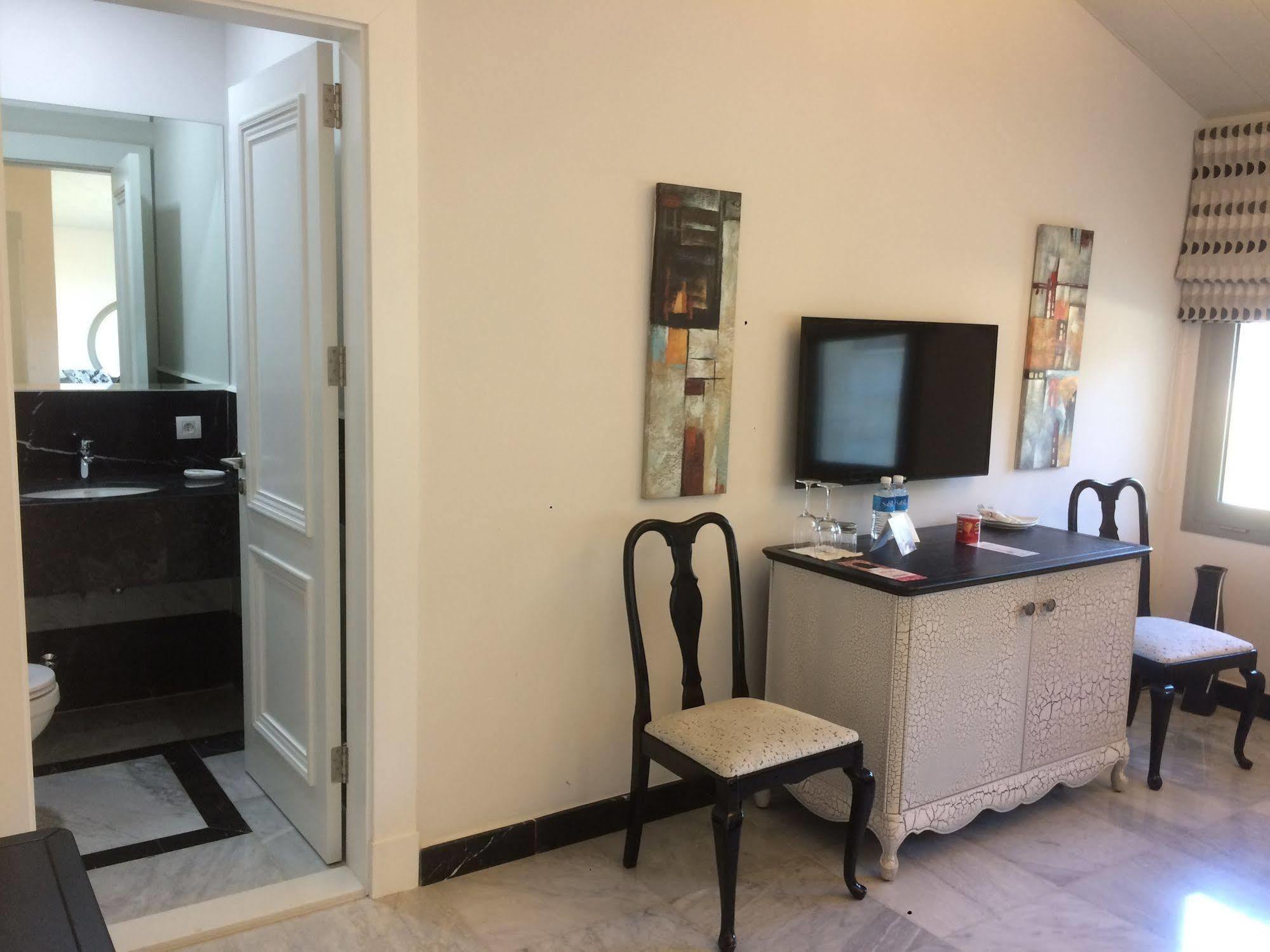 Cherry Blossom Boutique Hotel Bḩamdūn Εξωτερικό φωτογραφία